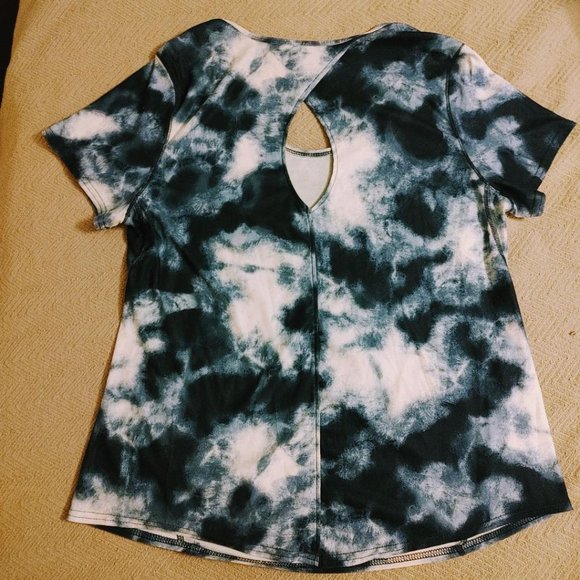 Old Navy Athletic T-Shirt - Picture 4 of 5